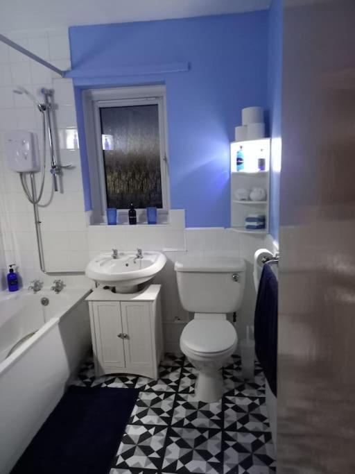Twin Room In Prescot Homestay Bagian luar foto